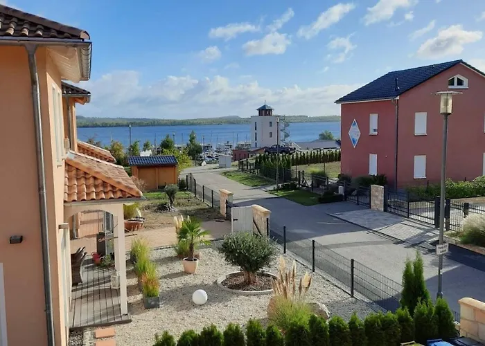 شقة Rechte Im Seestern In 06249 *